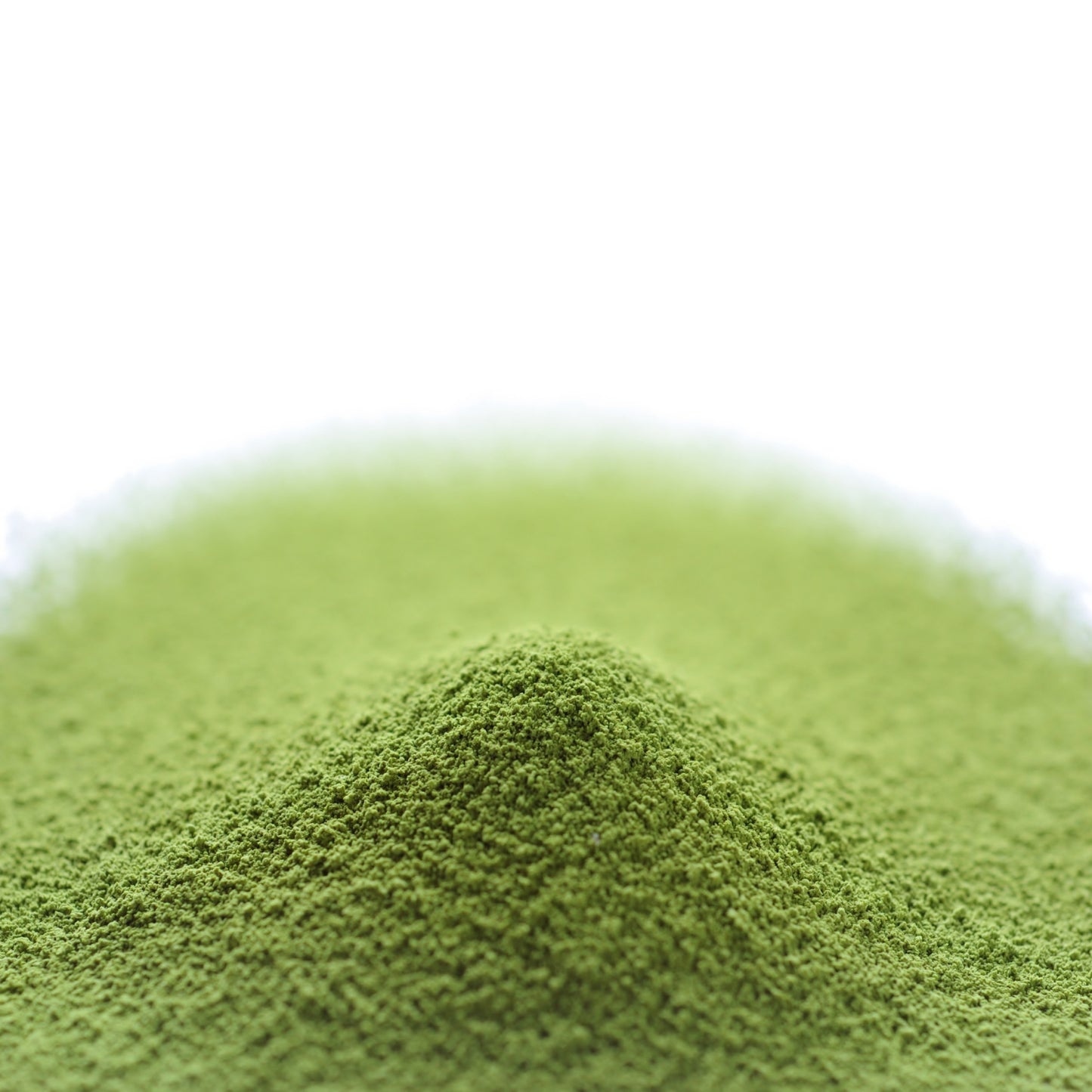 鮮やかな抹茶色の粉末です
